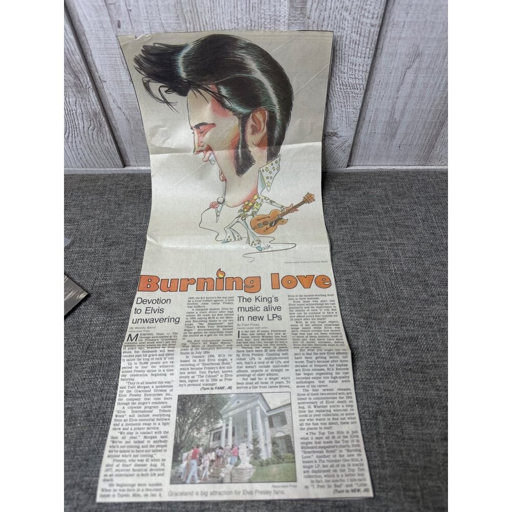 Vintage Elvis Presley Newspaper Clippings & Memorabilia Rare Collection - Picture 2 of 14